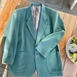 Elegant Green Blazer for Versatile Style
